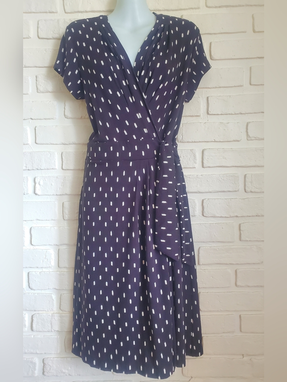 Ann Taylor Midi Wrap Dress Black And White Print Short Sleeves Size 8 - Picture 2 of 15